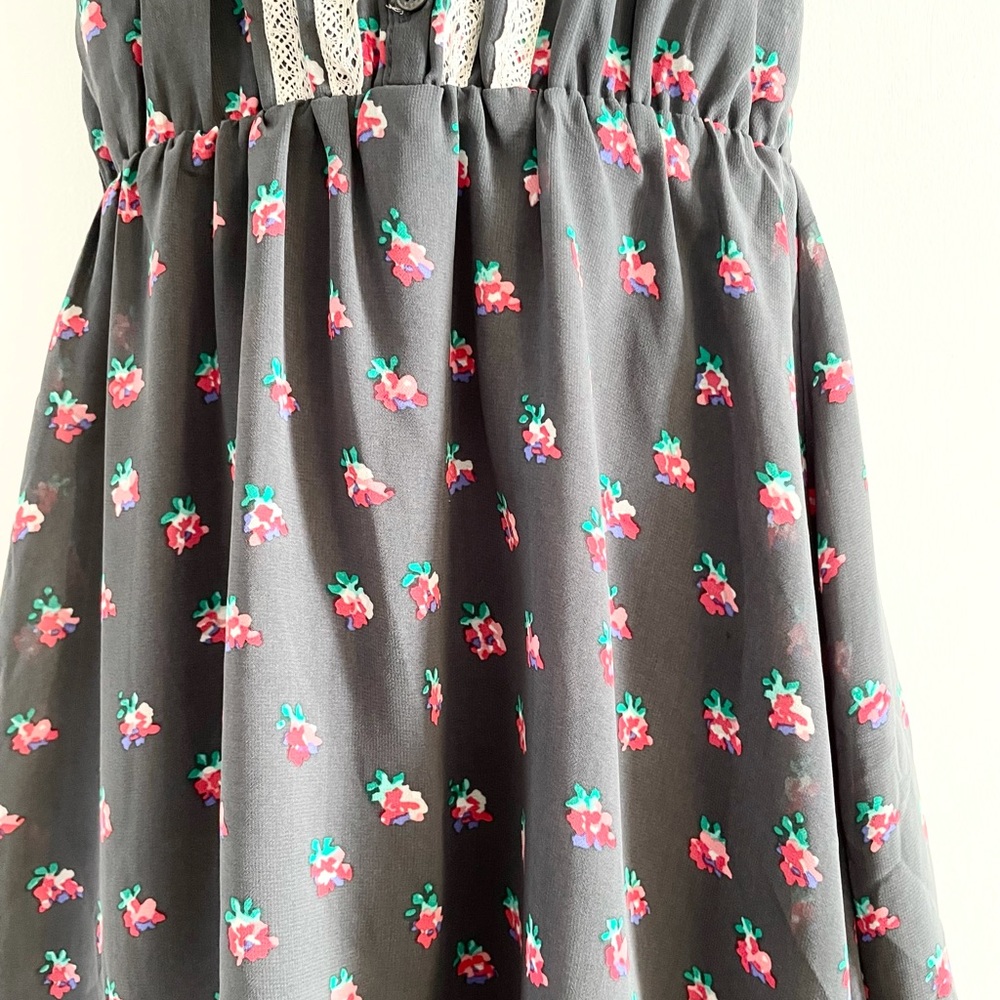 Girl’s 77kids Whimsical Floral Dress Size XS (5/6) - Picture 4 of 9